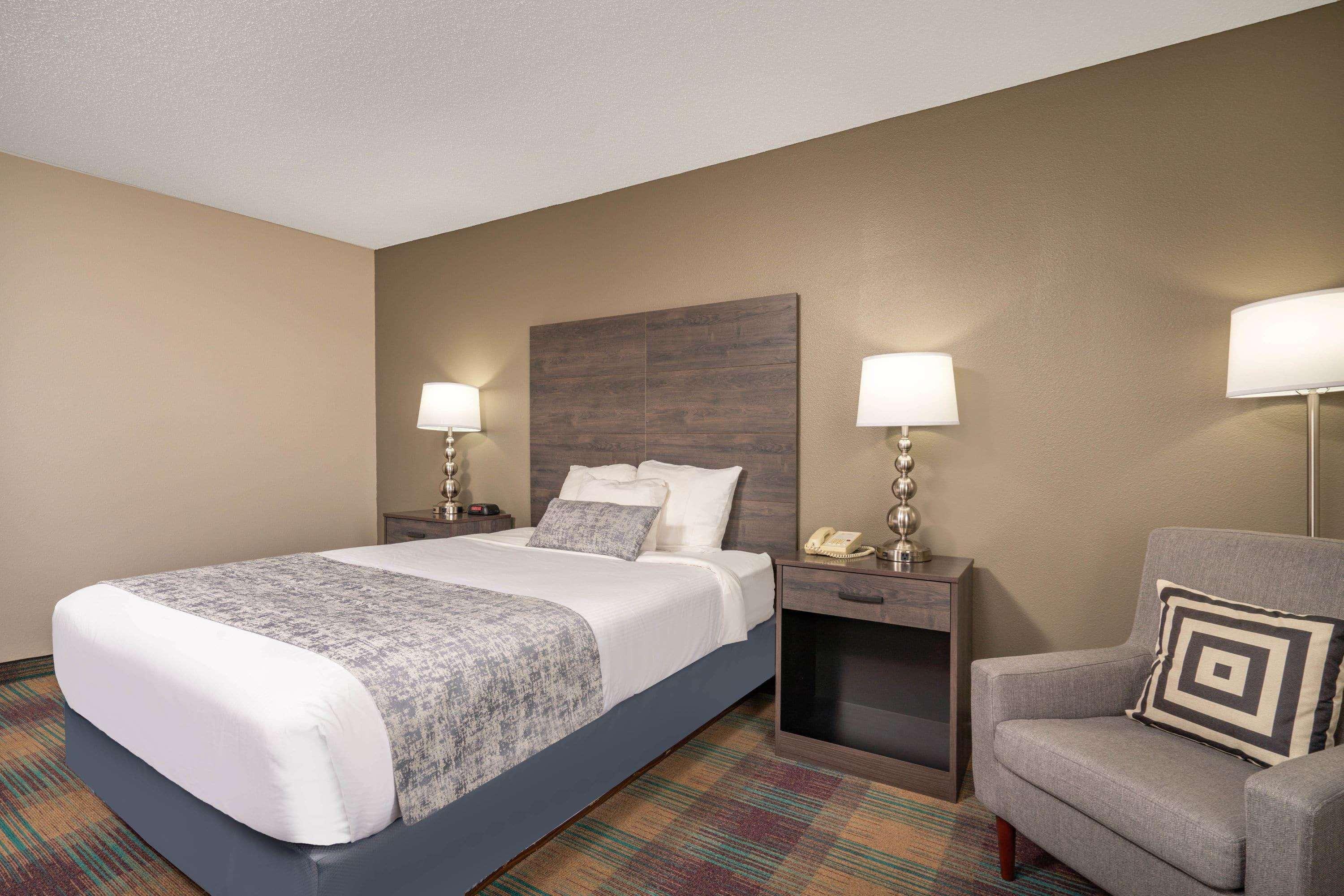 Hotel Baymont By Wyndham Baldwin Esterno foto