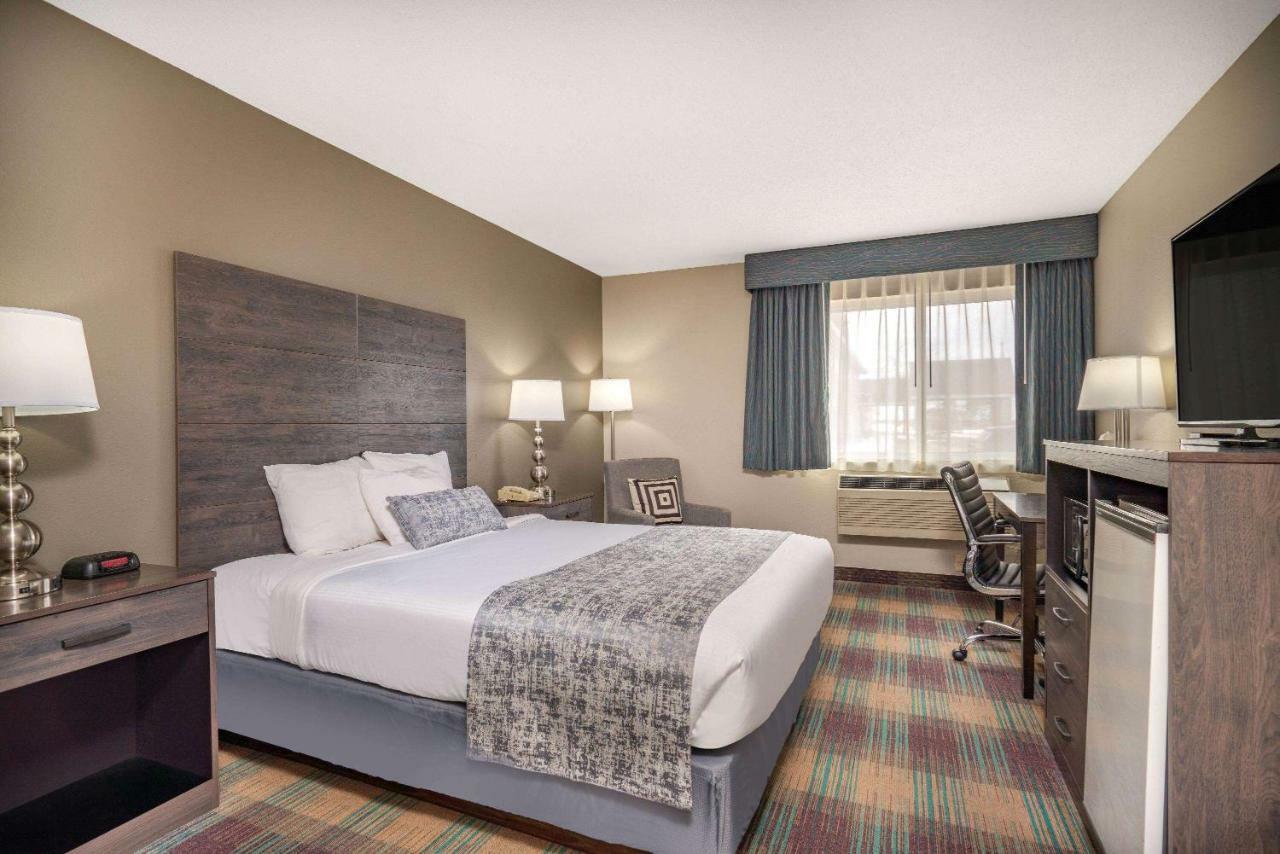 Hotel Baymont By Wyndham Baldwin Esterno foto