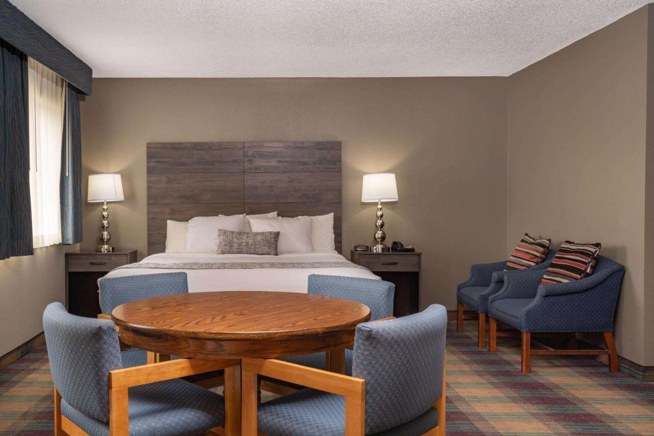 Hotel Baymont By Wyndham Baldwin Esterno foto